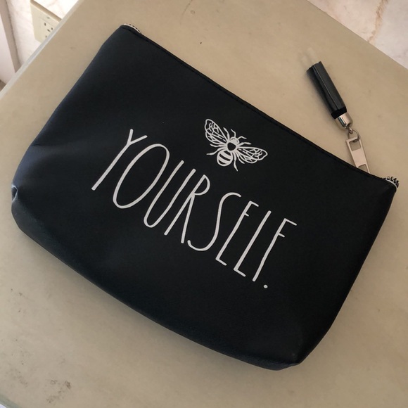 NWOT Rae Dunn BEE YOURSELF. Make-up Cosmetic bag pouch case (9“x6“x2“) - Picture 13 of 16